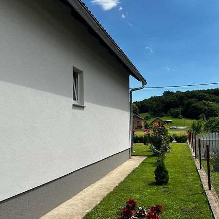 Appartamento Apartman Matej Otočac Esterno foto