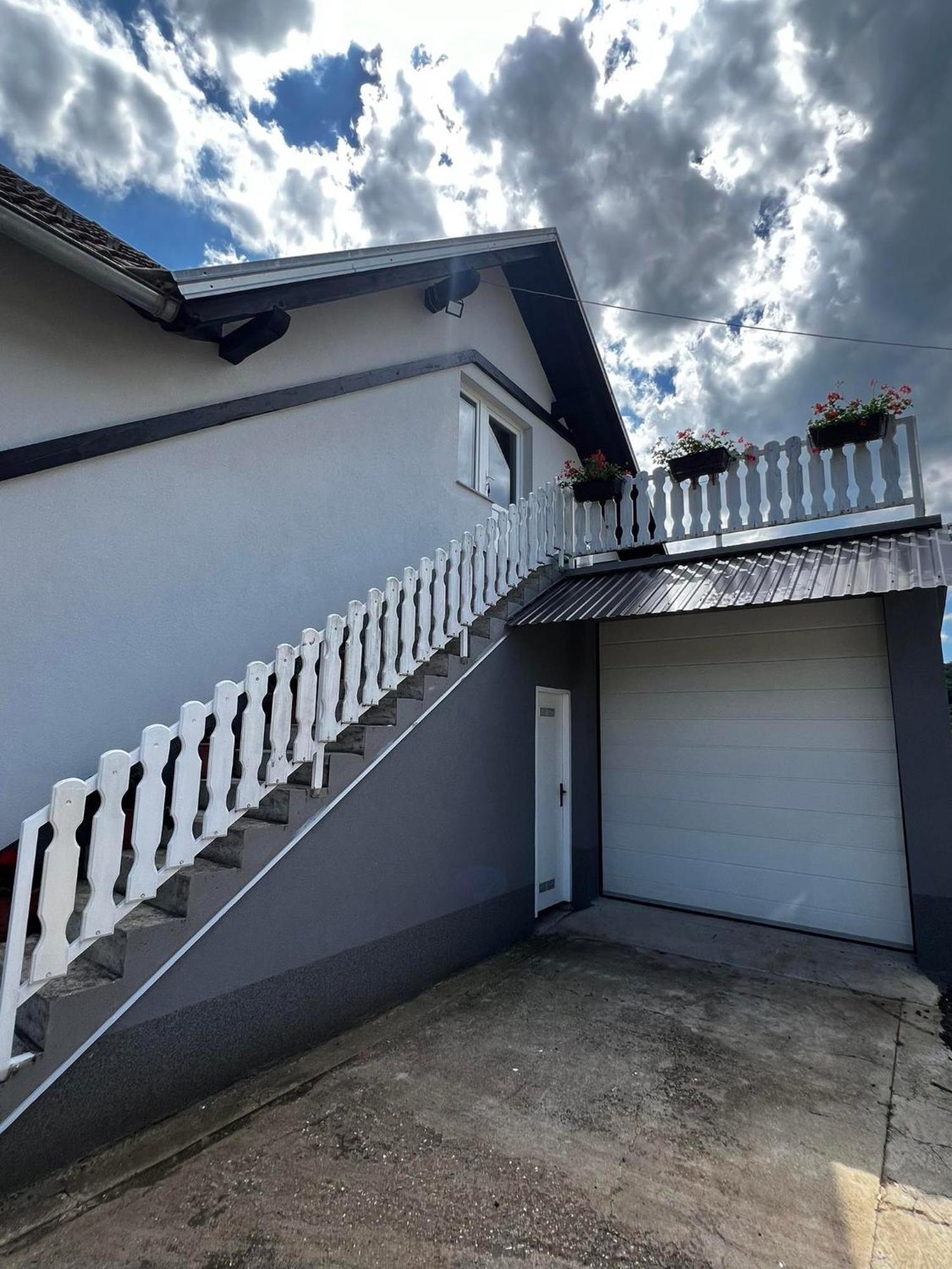 Appartamento Apartman Matej Otočac Esterno foto