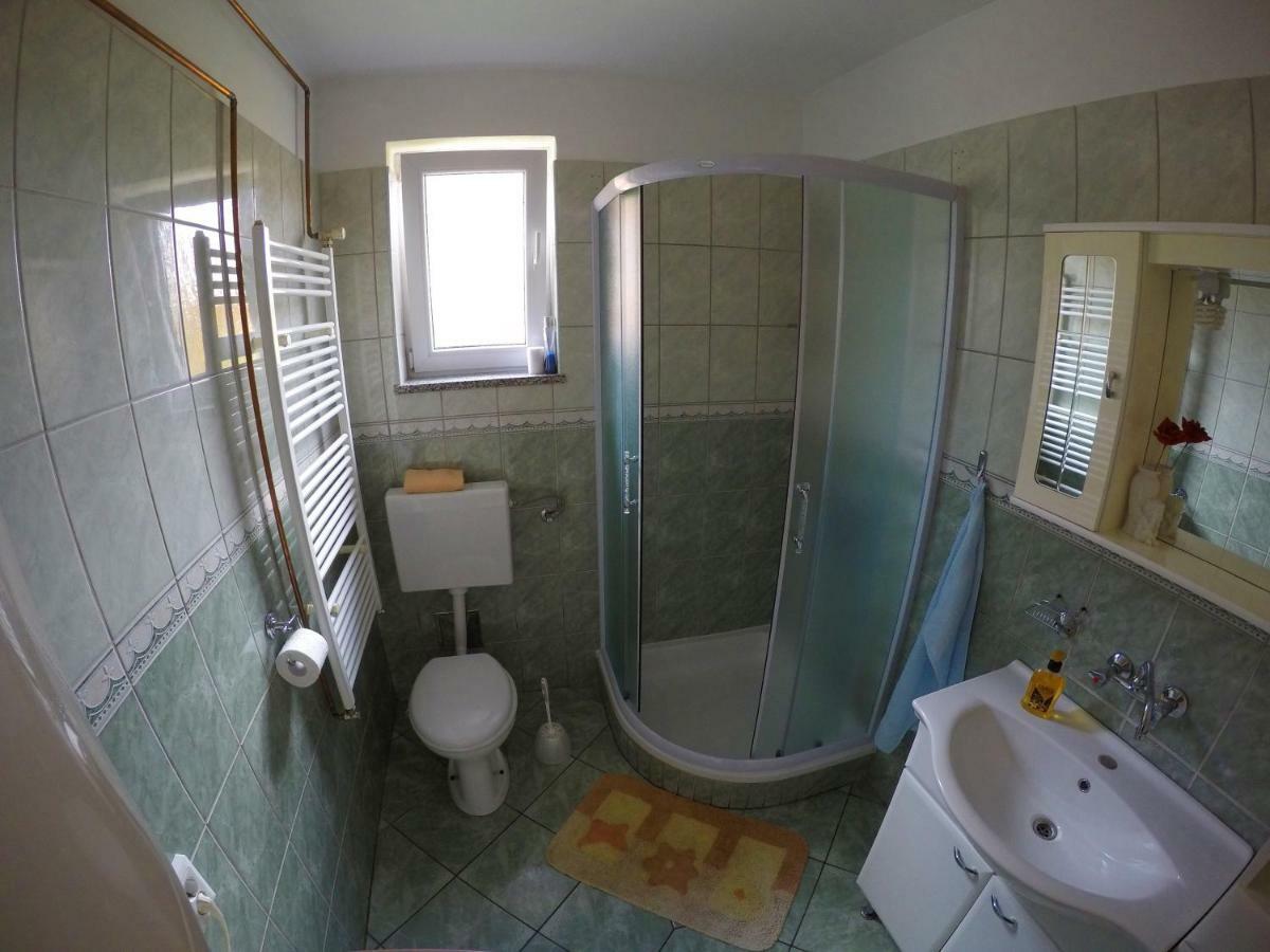Appartamento Apartman Matej Otočac Esterno foto