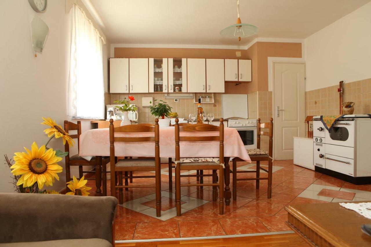 Appartamento Apartman Matej Otočac Esterno foto