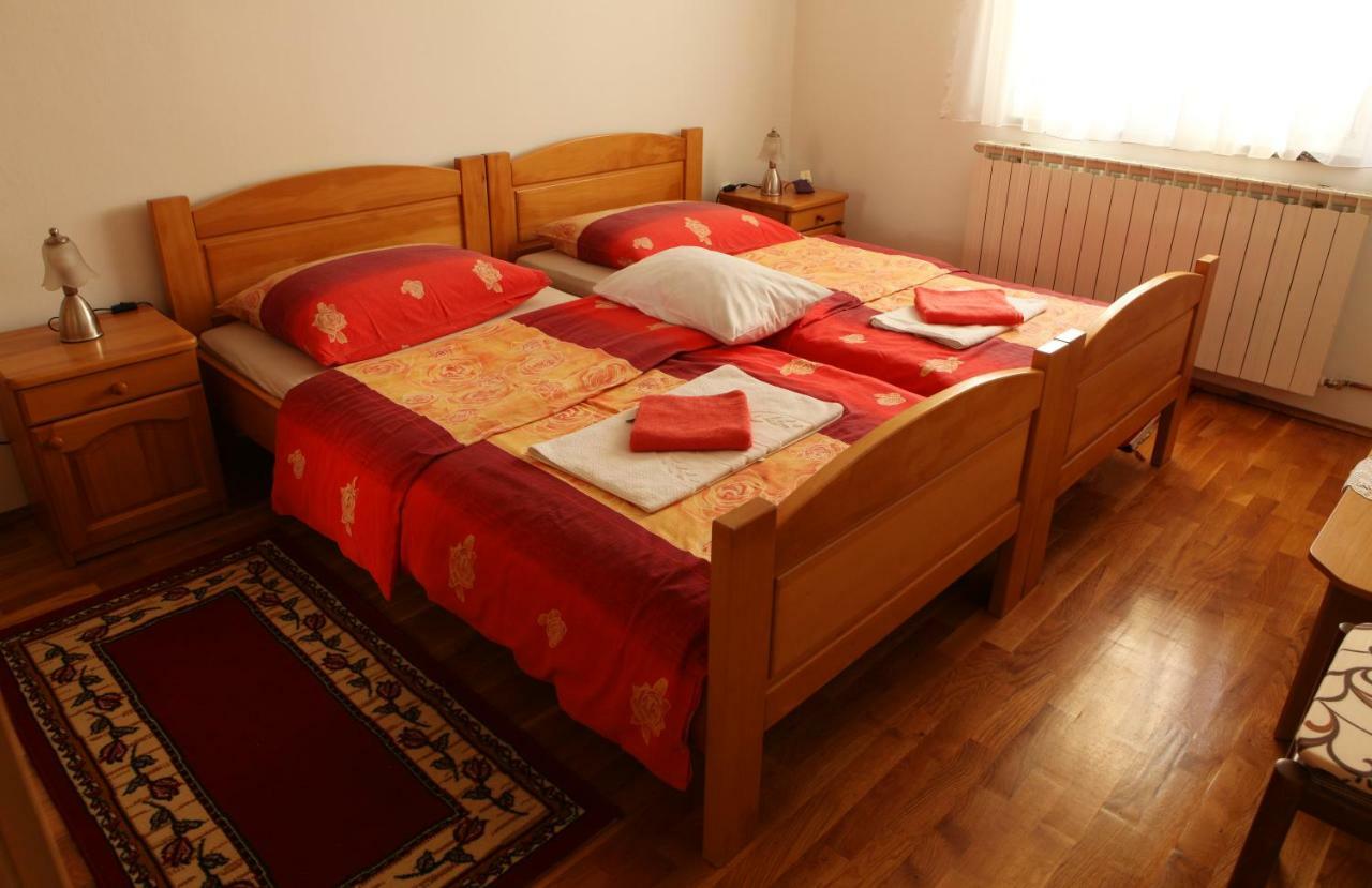 Appartamento Apartman Matej Otočac Esterno foto