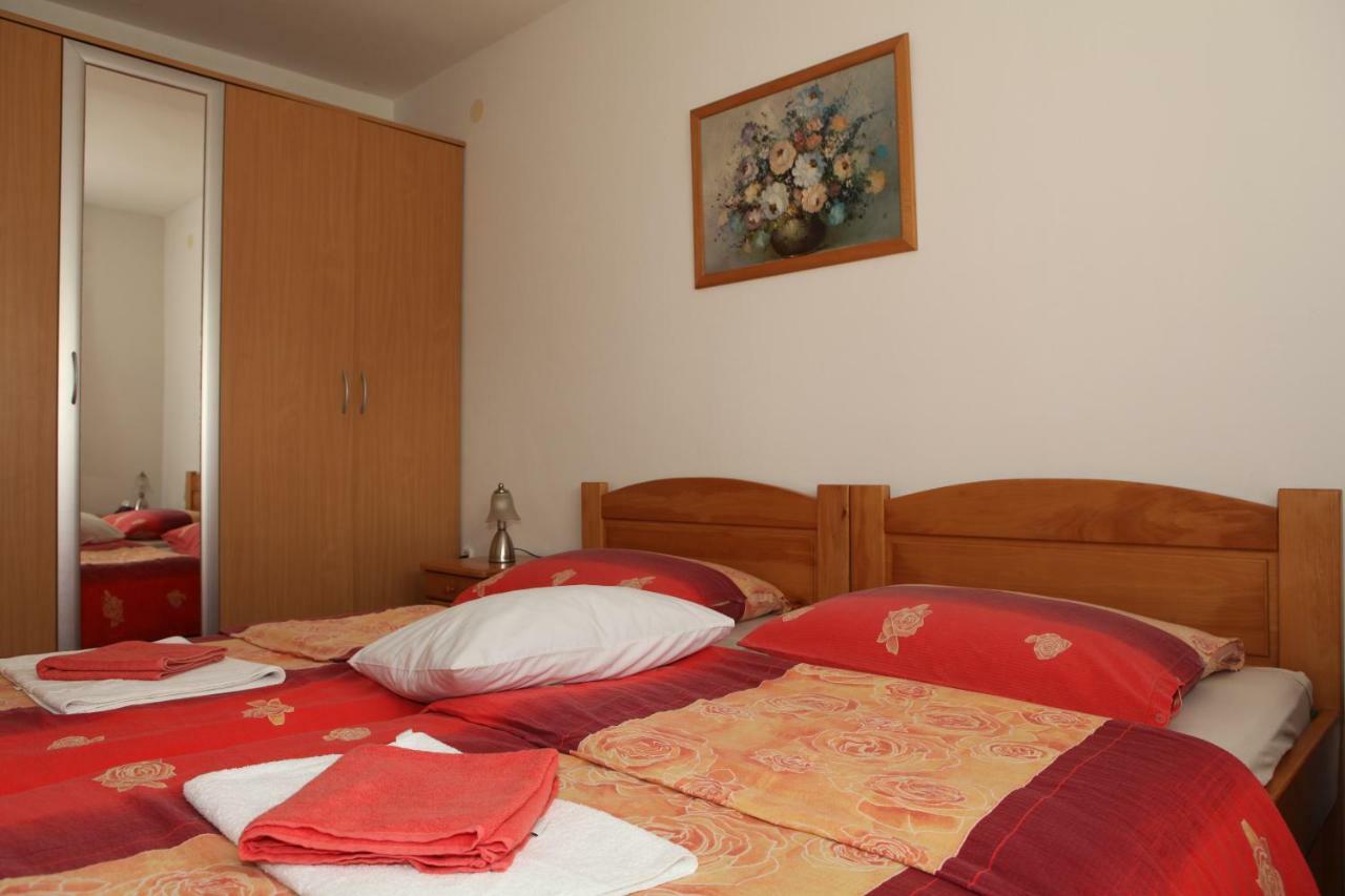 Appartamento Apartman Matej Otočac Esterno foto