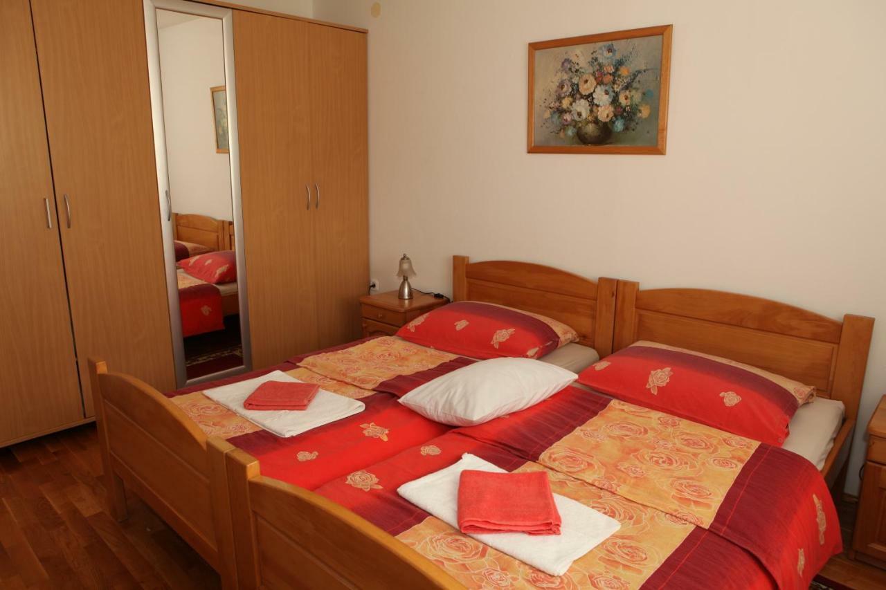 Appartamento Apartman Matej Otočac Esterno foto