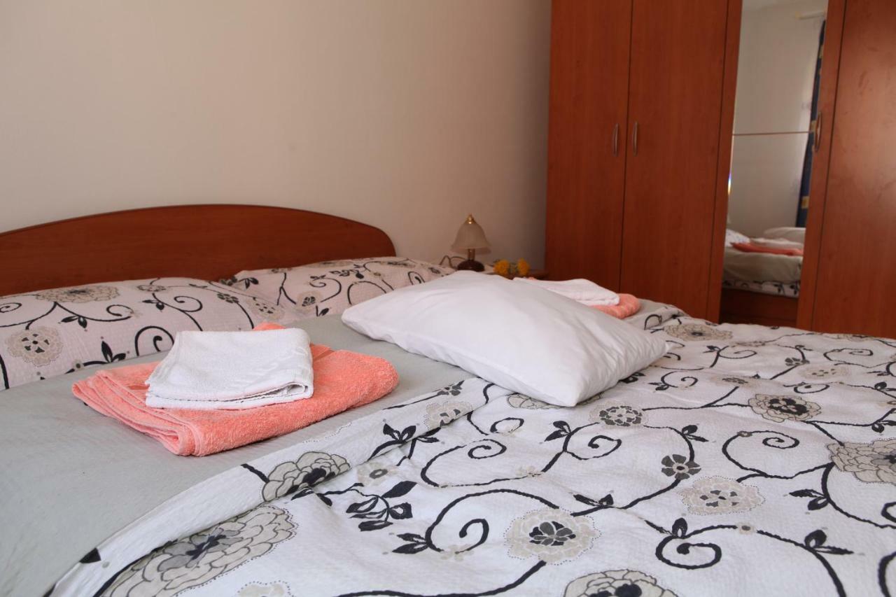 Appartamento Apartman Matej Otočac Esterno foto